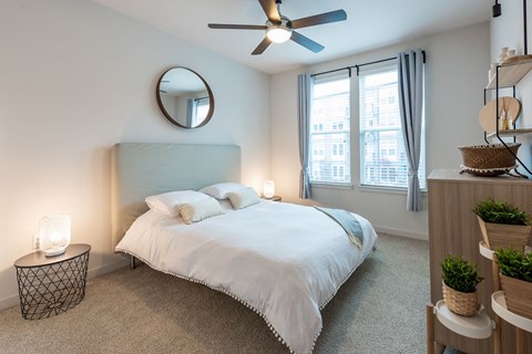 Station R Apartments in Atlanta GA photo of bedroom