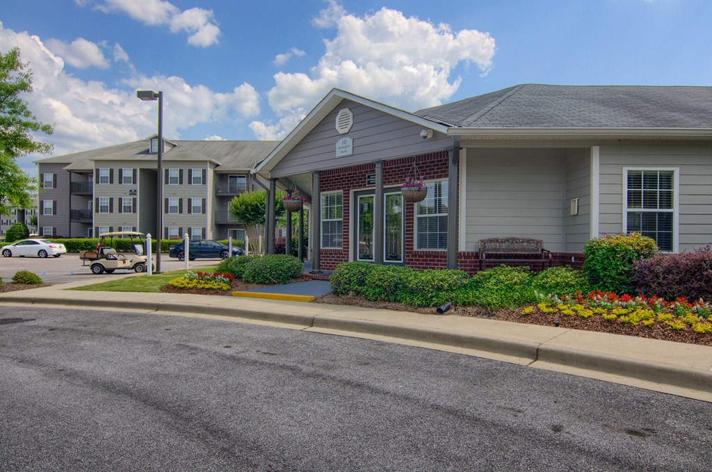 Lancaster Place Apartments in Calera Alabama photo of leasing office