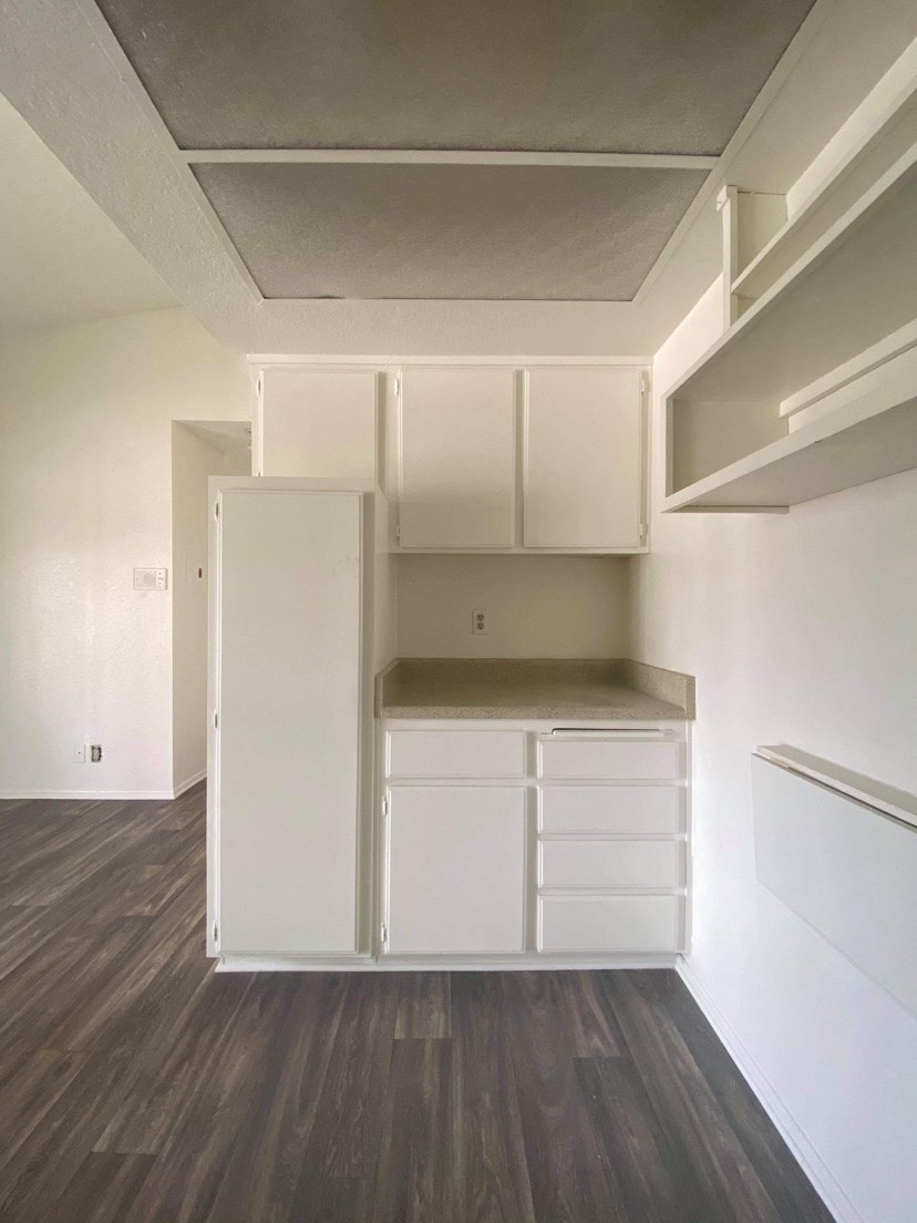 Sunnyside Senior Apartments in San Dimas California photo of built-in shelves