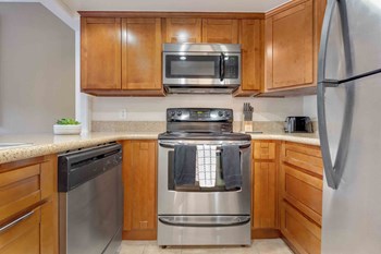 20 E Main St. 1 Bed Apartment for Rent - Photo Gallery 3