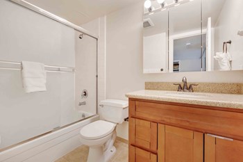 20 E Main St. 1 Bed Apartment for Rent - Photo Gallery 6