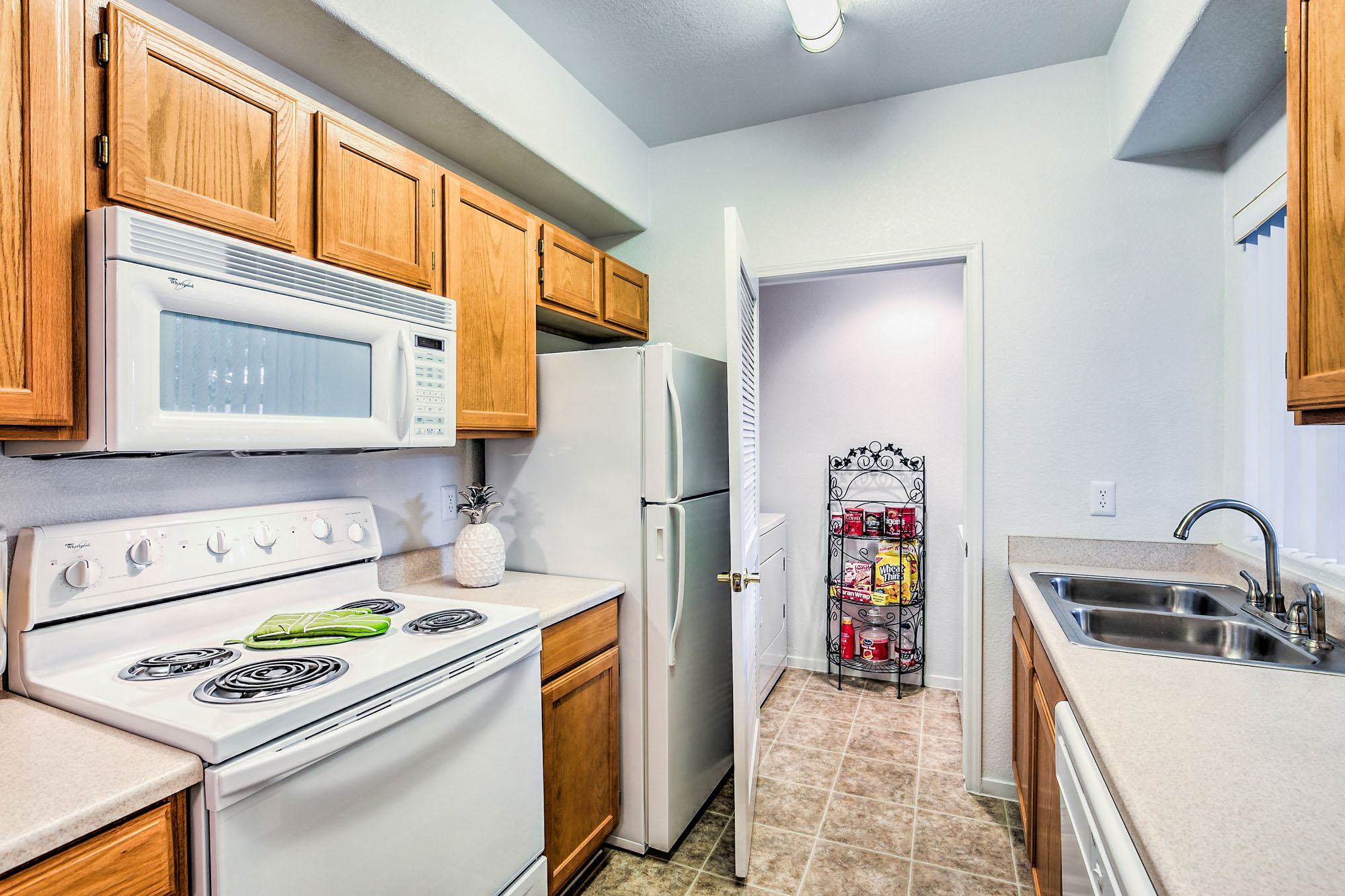 White kitchen appliances