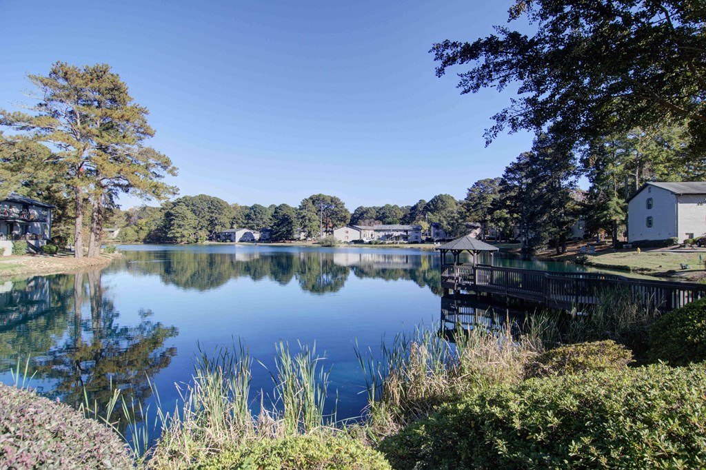 Scenic lakefront views at Estuary apartments in Atlanta, GA 30341, near Chamblee and Brookhaven.