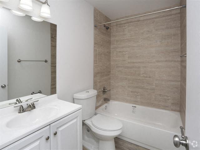 39th Avenue apartments in Gainesville, FL photo of updated bathroom