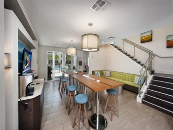 1702 W. Cleveland Street Studio-3 Beds Apartment for Rent - Photo Gallery 6