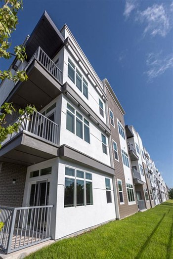 Icaria on Pinellas apartments in Tarpon Springs, FL photo of apartment balconies - Photo Gallery 36