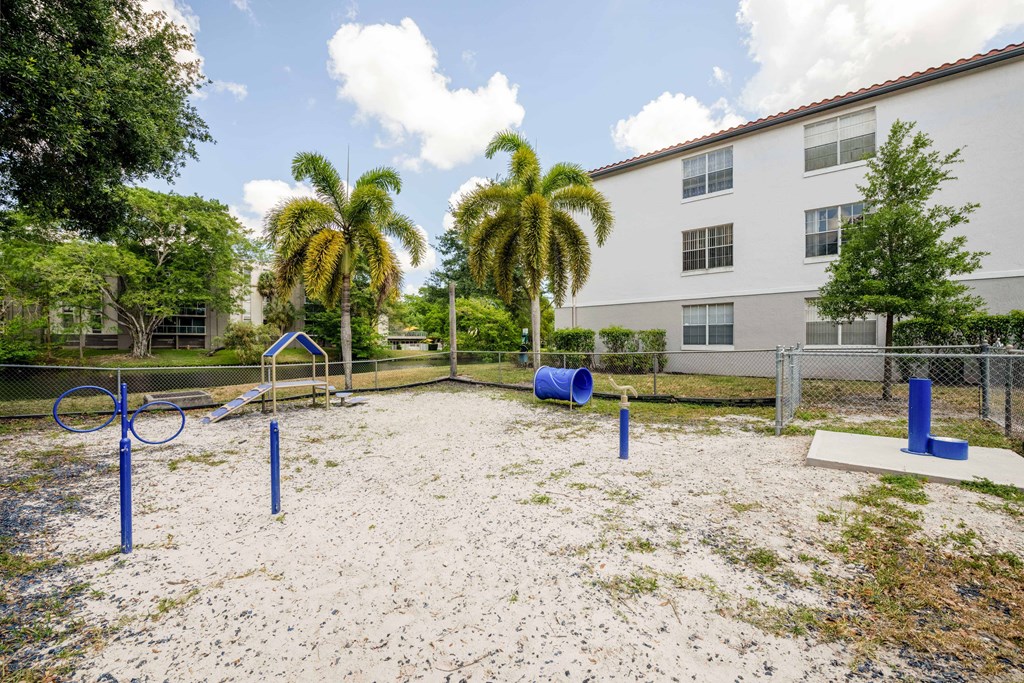 Gatehouse on the Green Apartments in Plantation, FL photo of