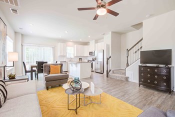 living room and kitchen area - Photo Gallery 6