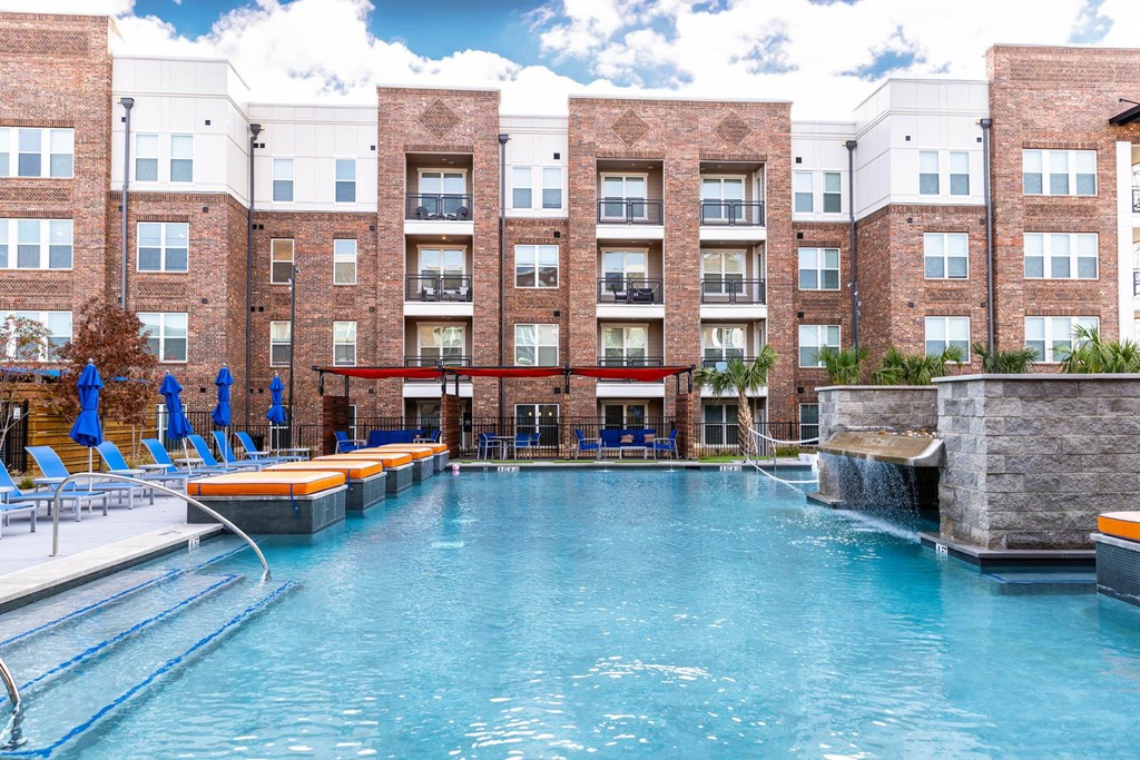 the swimming pool at the resort at governors crossing