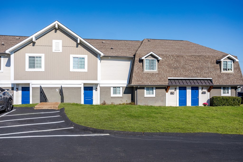 Exterior view of apartment building at Hickory Lake apartments in Antioch, TN 37013, near Southeast Nashville.