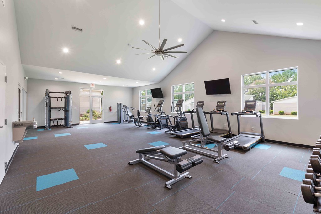 Hunters Pointe Charlotte NC apartments photo  fitness center