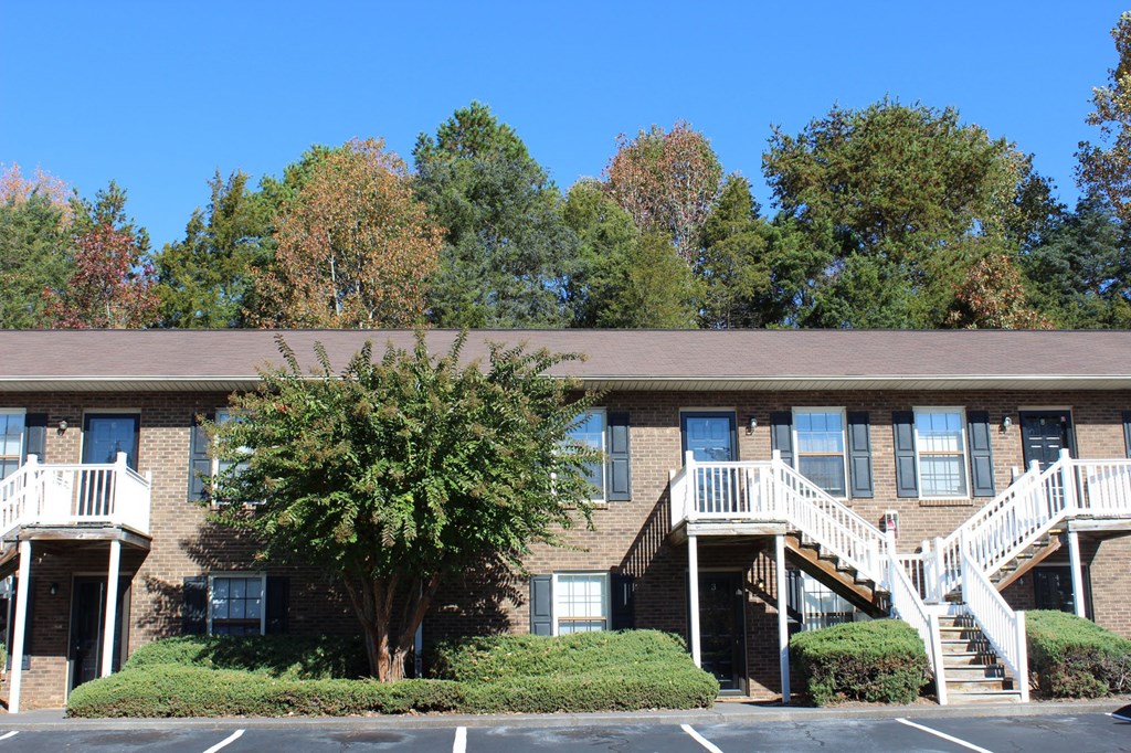 the building where the motel is located