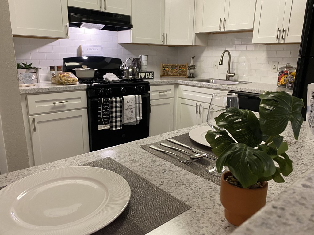 Stratford Ridge Apartments Marietta GA -Spacious Kitchen