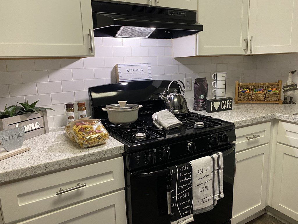 Stratford Ridge Apartments Marietta GA -Spacious Kitchen