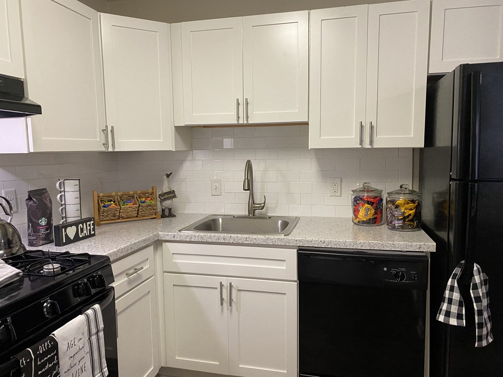 Stratford Ridge Apartments Marietta GA -Spacious Kitchen