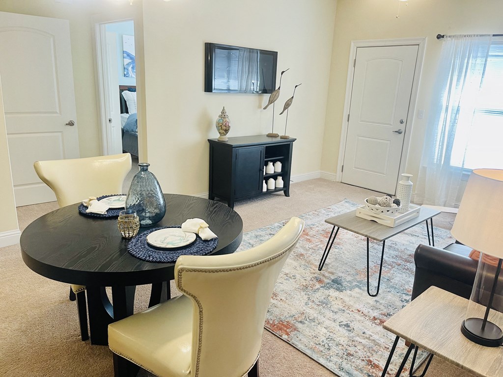 Oceanaire Apartments in Biloxi, MS photo of dining room