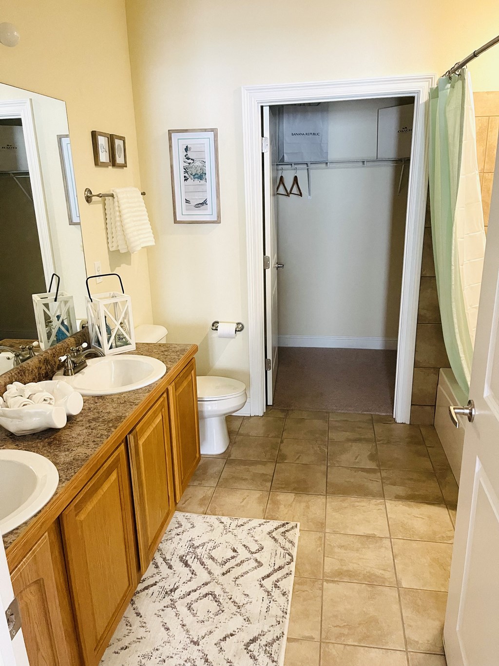 Oceanaire Apartments in Biloxi, MS photo of bathroom