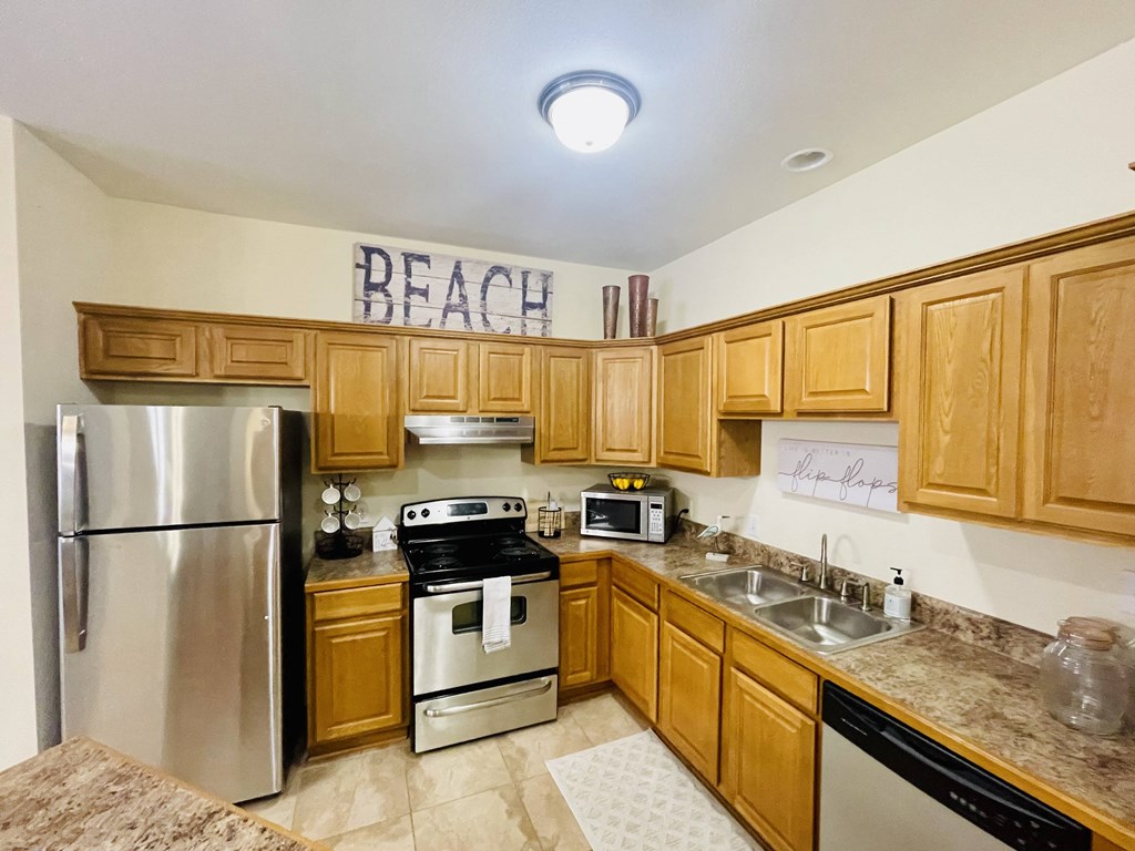 Oceanaire Apartments in Biloxi, MS spacious kitchen alt view