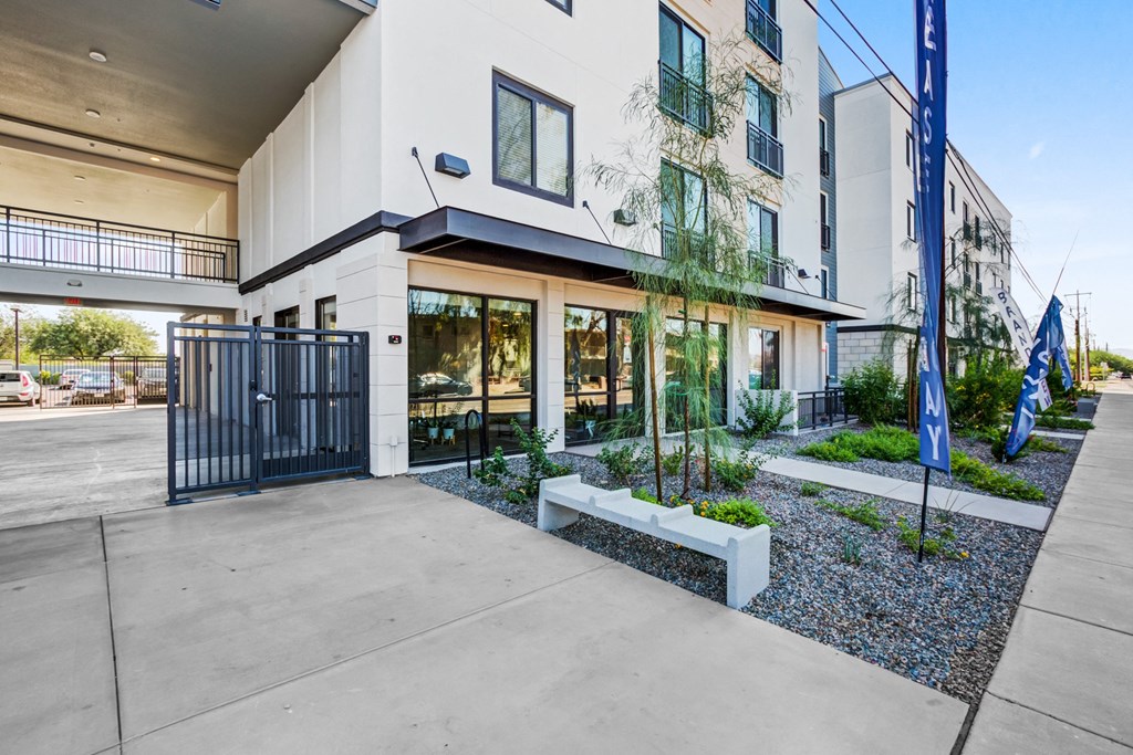 the preserve at cardinal heights apartments patio and entrance to the building
