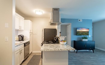 1800 William Kennerty Dr. 1-2 Beds Apartment for Rent - Photo Gallery 2