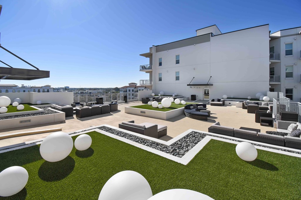 Juno at Winter Park apartments in Winter Park Florida photo of skydeck with panoramic views