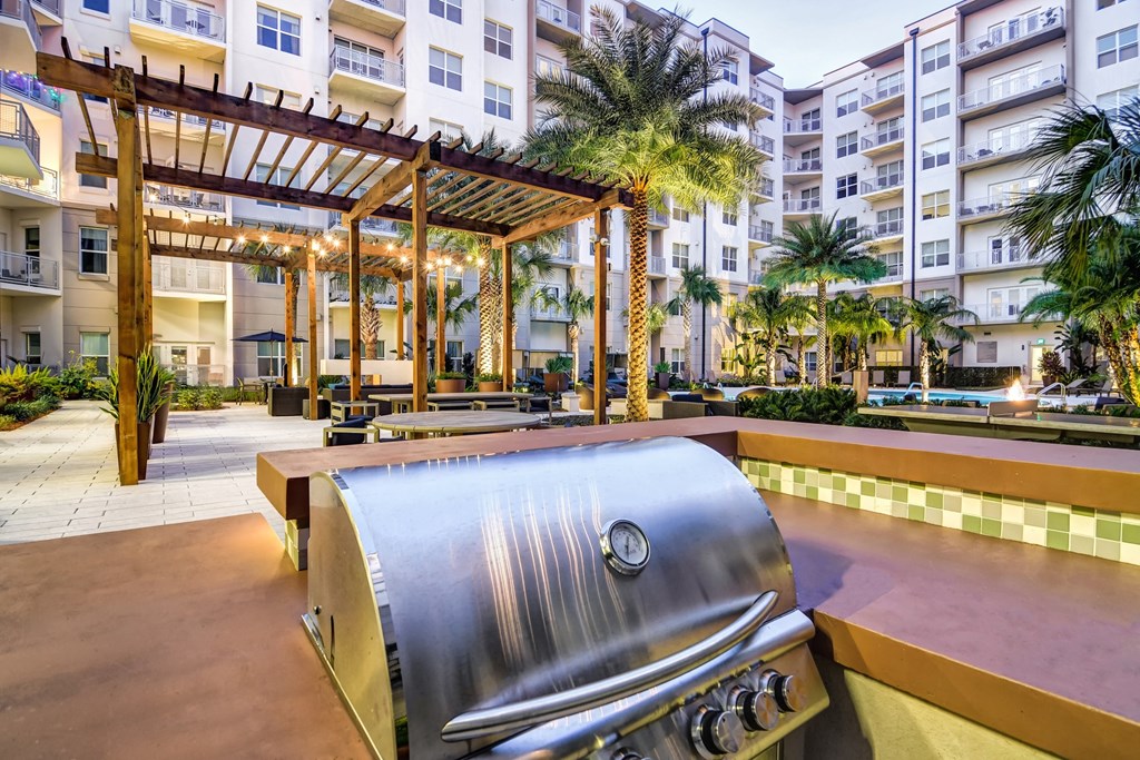 Juno at Winter Park apartments in Winter Park Florida photo of bbq grills