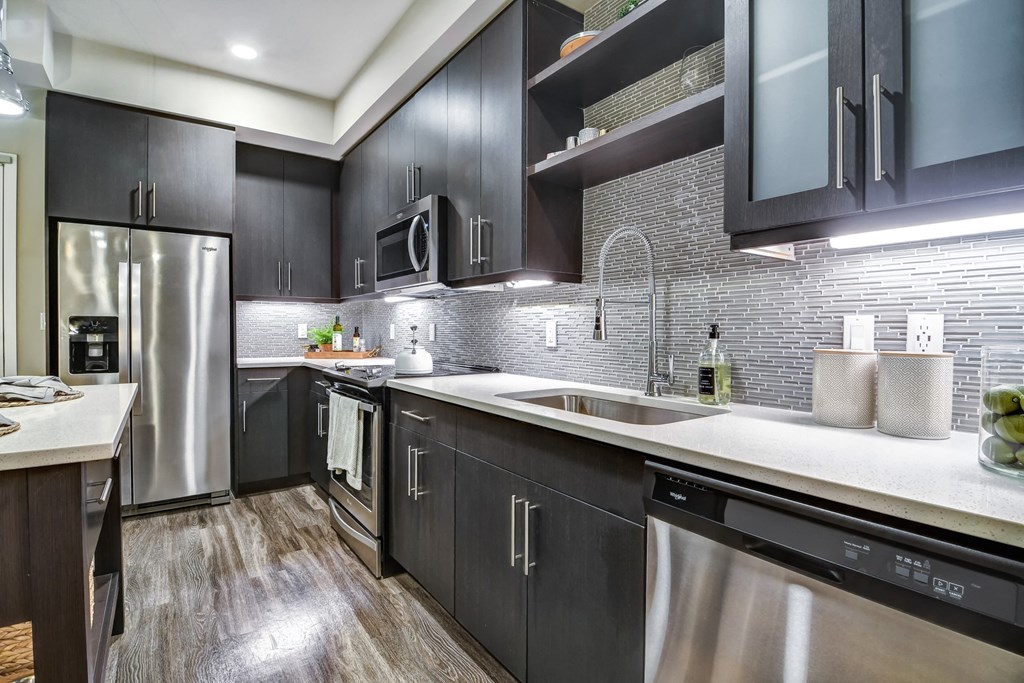 Juno at Winter Park apartments in Winter Park Florida photo of modern kitchen