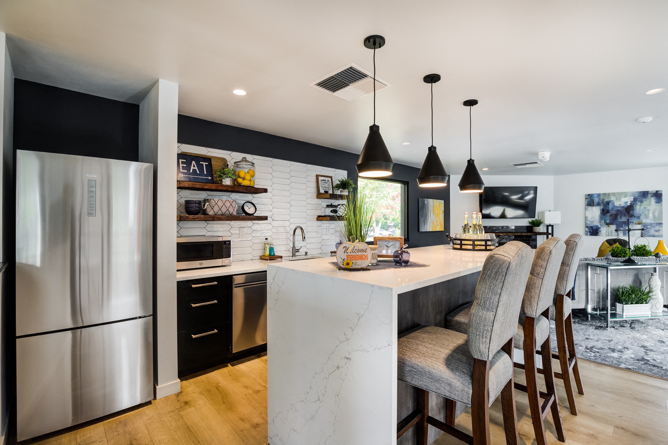 kitchen with breakfast bar