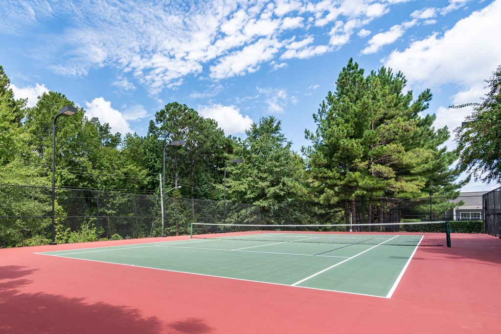 Lancaster Place Apartments in Calera Alabama photo of tennis court