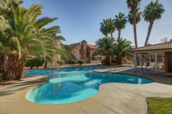 Poolside Lounge - Photo Gallery 3
