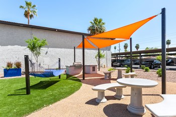 Loramont On Thomas Apartments 4903 West Thomas Road Phoenix Az - Rentcafe