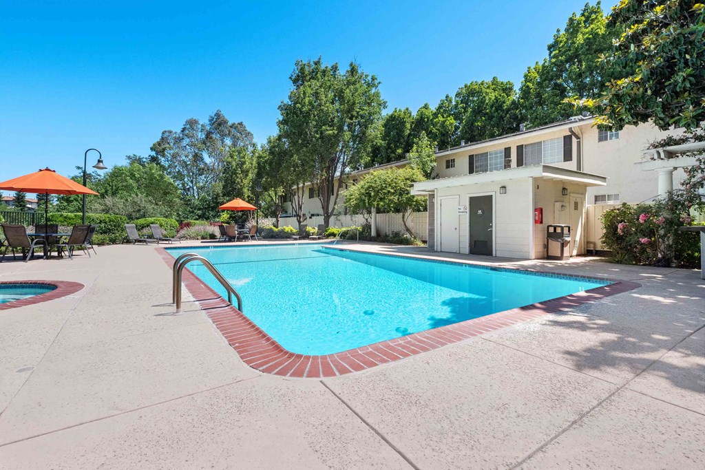 Apartments San Jose - Los Gatos Creek - Swimming Pool with Spa, Tables, Chairs, and Umbrellas