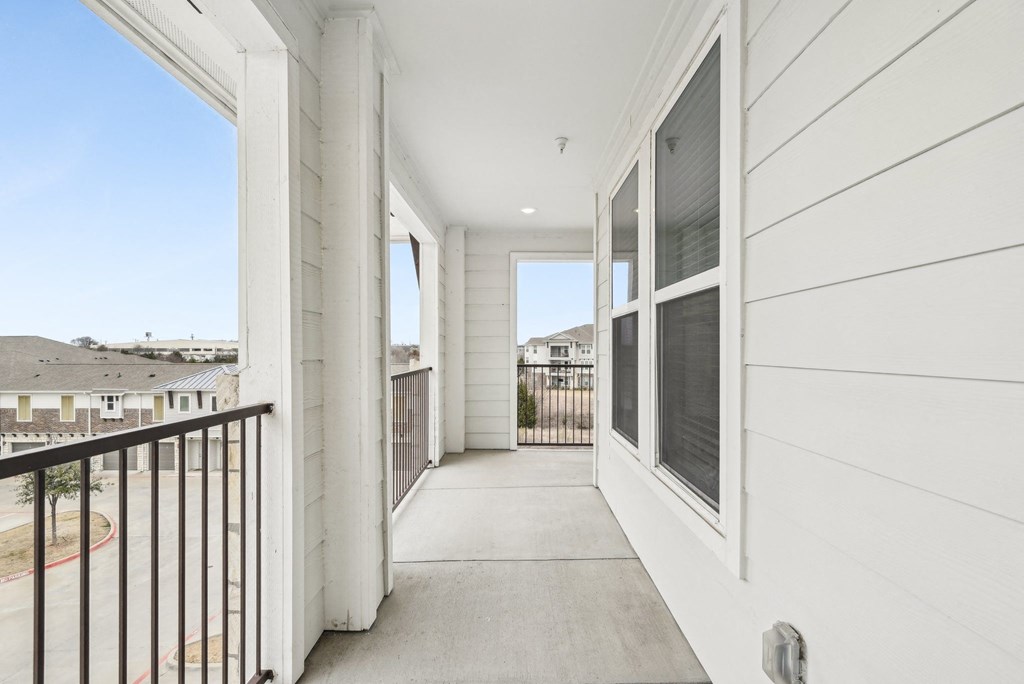 Luxia Rockwall Downes