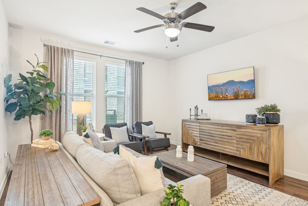 Luxia Rockwall Downes