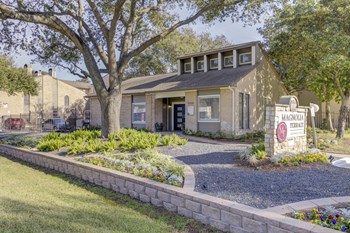 3939 Synott Rd 1-2 Beds Apartment for Rent - Photo Gallery 3