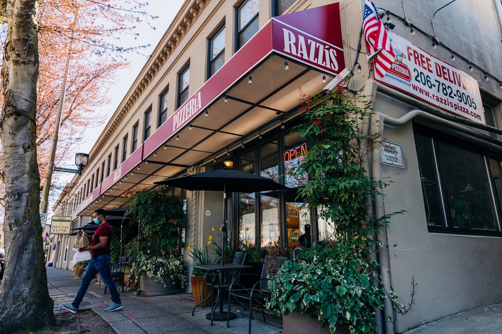 Razzis Greenwood Pizzeria