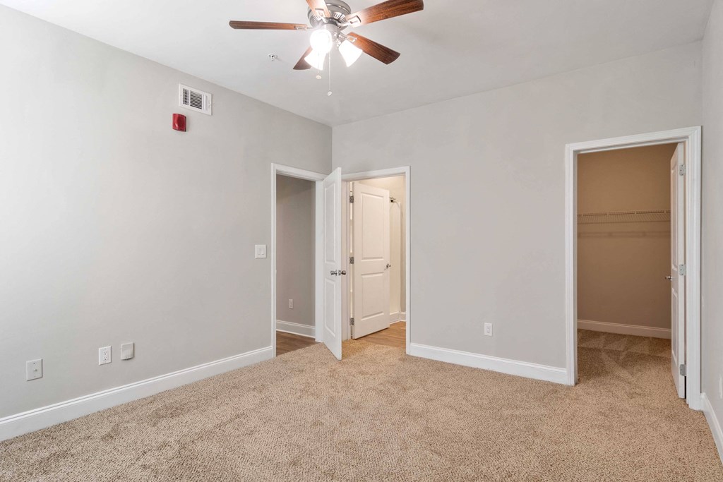 Mirador at Peachtree Apartments photo of bedroom with ceiling fan