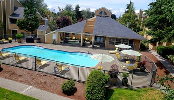 Nickel Creek Apartments in Lynnwood Washington photo of resort-style pool - Photo Gallery 7