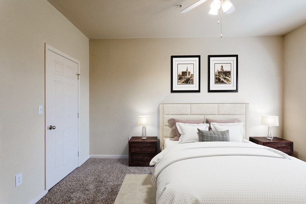 Pet-Friendly Apartments in Clarksville, TN - Parc at Clarksville - bedroom with ceiling fan and closet
