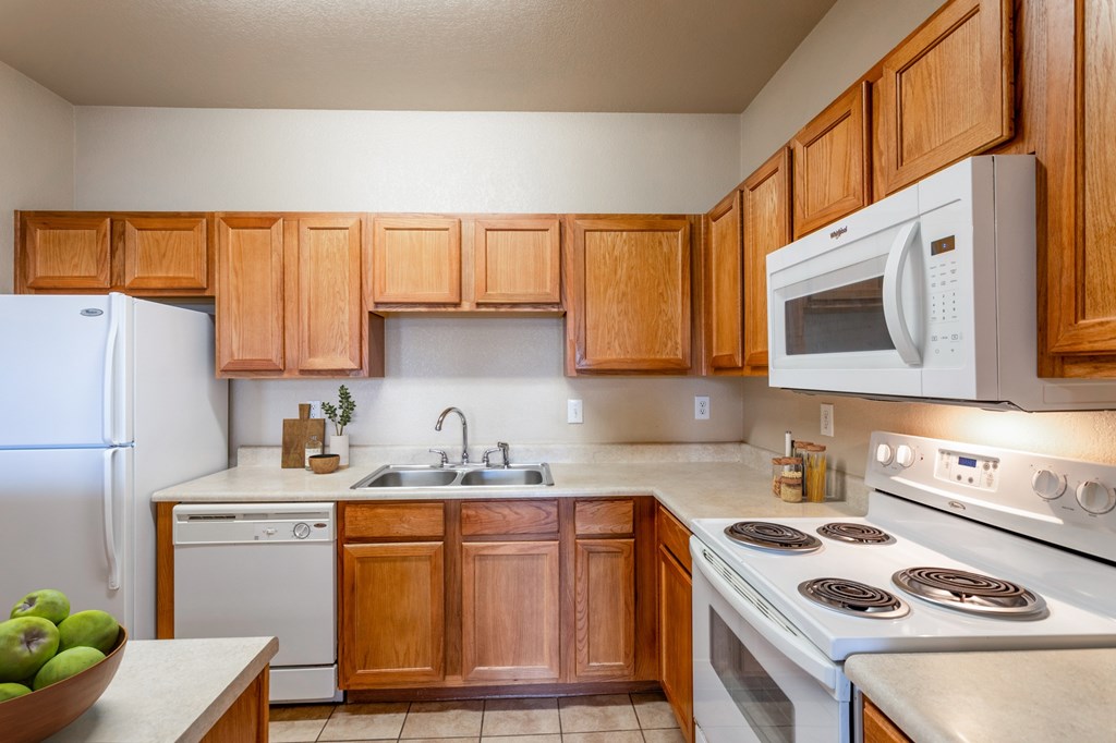 Clarksville, TN Apartments - Parc at Clarksville - Open concept kitchen with cabinet and storage space