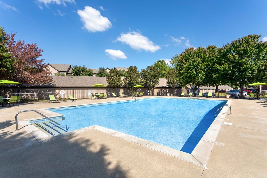 Apartments in Clarksville, TN for Rent - Parc at Clarksville - Luxury Swimming Pool