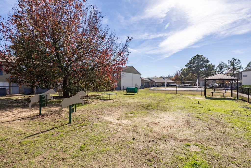 The Pearl at Highland Village Apartments and Townhomes for rent in Jackson, MS photo of dog park