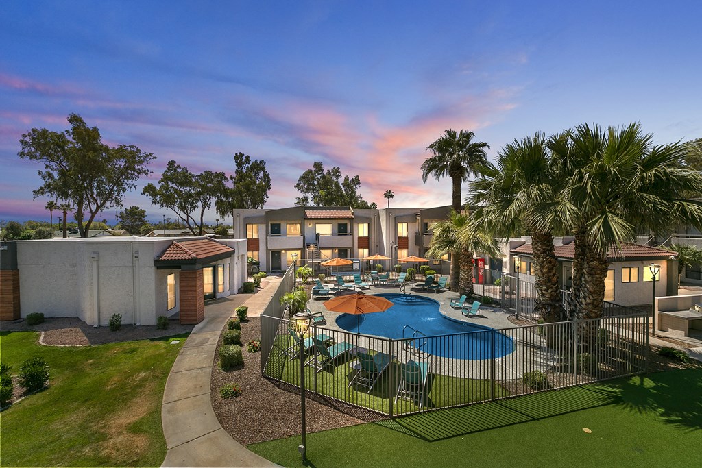 Ardella on 67th Apartments in Glendale Arizona 85301 swimming pool