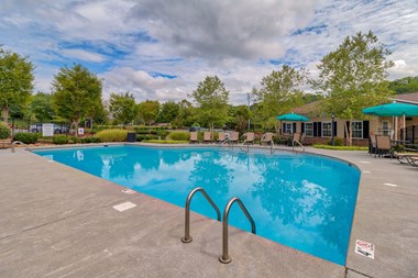 Overlook at Allensville apartments in Sevierville, TN photo of resort style pool