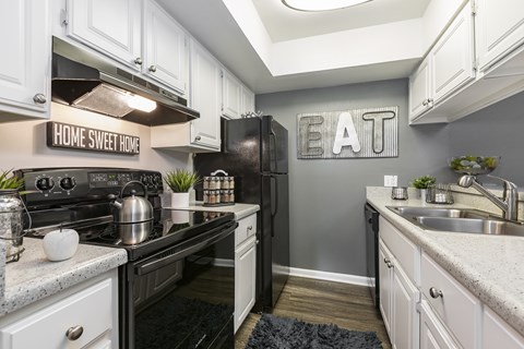 2100 W Oak Ridge Rd Studio Apartment for Rent