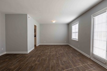 Reserve at Providence apartments in charlotte North Carolina photo of dining room - Photo Gallery 12