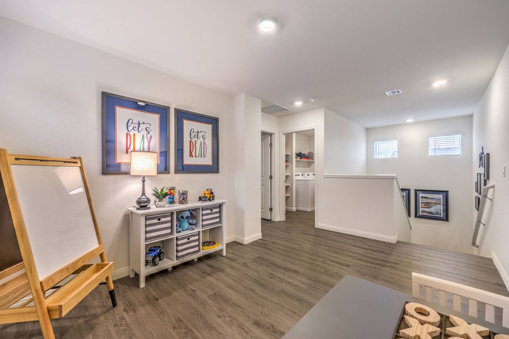 Shadow Bay Luxury Homes for Lease - Loft area