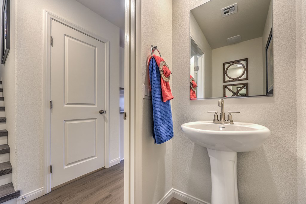 Shadow Bay Luxury Homes for Lease - Bathroom