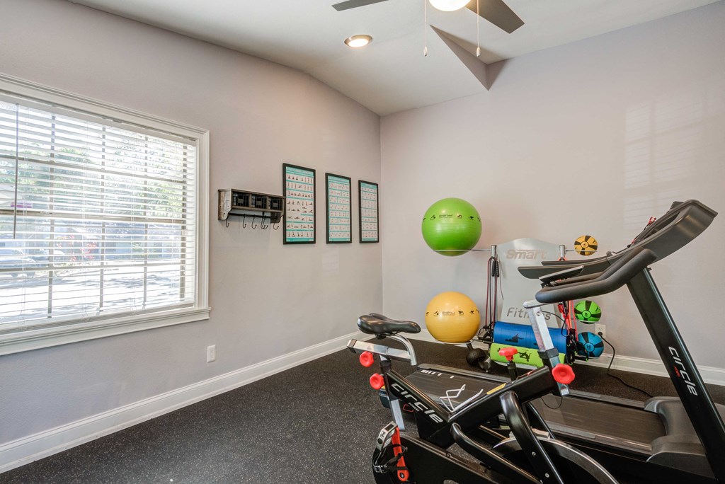 Sherwood Oaks apartments in riverview florida photo of fitness center
