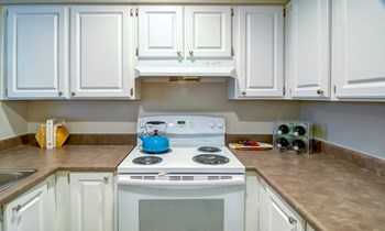 13180 Newport Way 2 Beds Apartment for Rent - Photo Gallery 2
